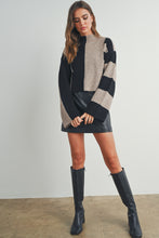 Load image into Gallery viewer, Callahan Color Block Sweater (Black)