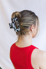 Load image into Gallery viewer, Jumbo Claw Hair Clip (Cookies &amp; Cream)
