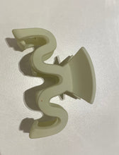 Load image into Gallery viewer, Quality Assurance Hair Claw Sale