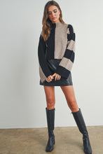 Load image into Gallery viewer, Callahan Color Block Sweater (Black)
