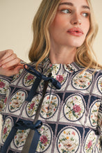 Load image into Gallery viewer, Quilted Flutter Sleeve Floral Vest (Navy)
