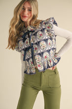 Load image into Gallery viewer, Quilted Flutter Sleeve Floral Vest (Navy)
