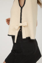 Load image into Gallery viewer, Fairmont Sweater Vest (Cream)
