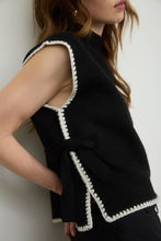 Load image into Gallery viewer, Fairmont Sweater Vest (Black)
