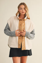 Load image into Gallery viewer, Fleece Utility Vest (Beige)
