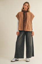 Load image into Gallery viewer, Fleece Utility Vest (Brown)
