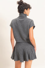 Load image into Gallery viewer, Gemma Set Top (Charcoal)

