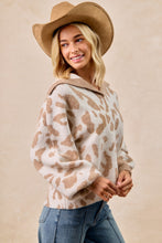 Load image into Gallery viewer, Leopard Collared Sweater

