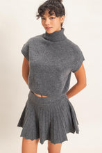 Load image into Gallery viewer, Gemma Set Top (Charcoal)
