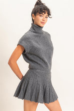 Load image into Gallery viewer, Gemma Set Top (Charcoal)
