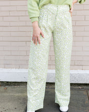 Load image into Gallery viewer, Floral Lightweight Trouser (Green Apple)
