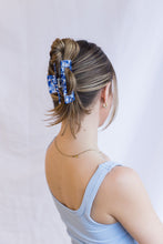 Load image into Gallery viewer, Jumbo Claw Hair Clip (Royal Blue Confetti)
