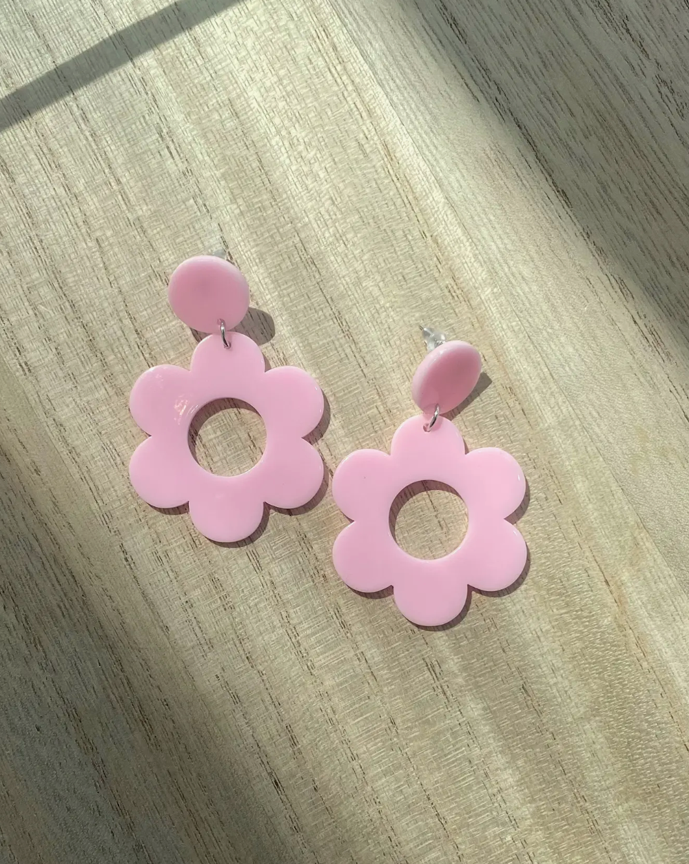Acrylic Daisy Flower Earrings